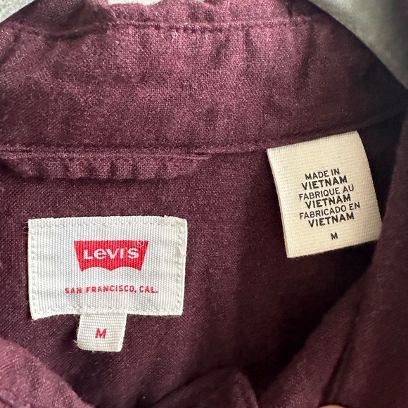 Men’s Levi’s button down - Medium - Picture 7 of 7